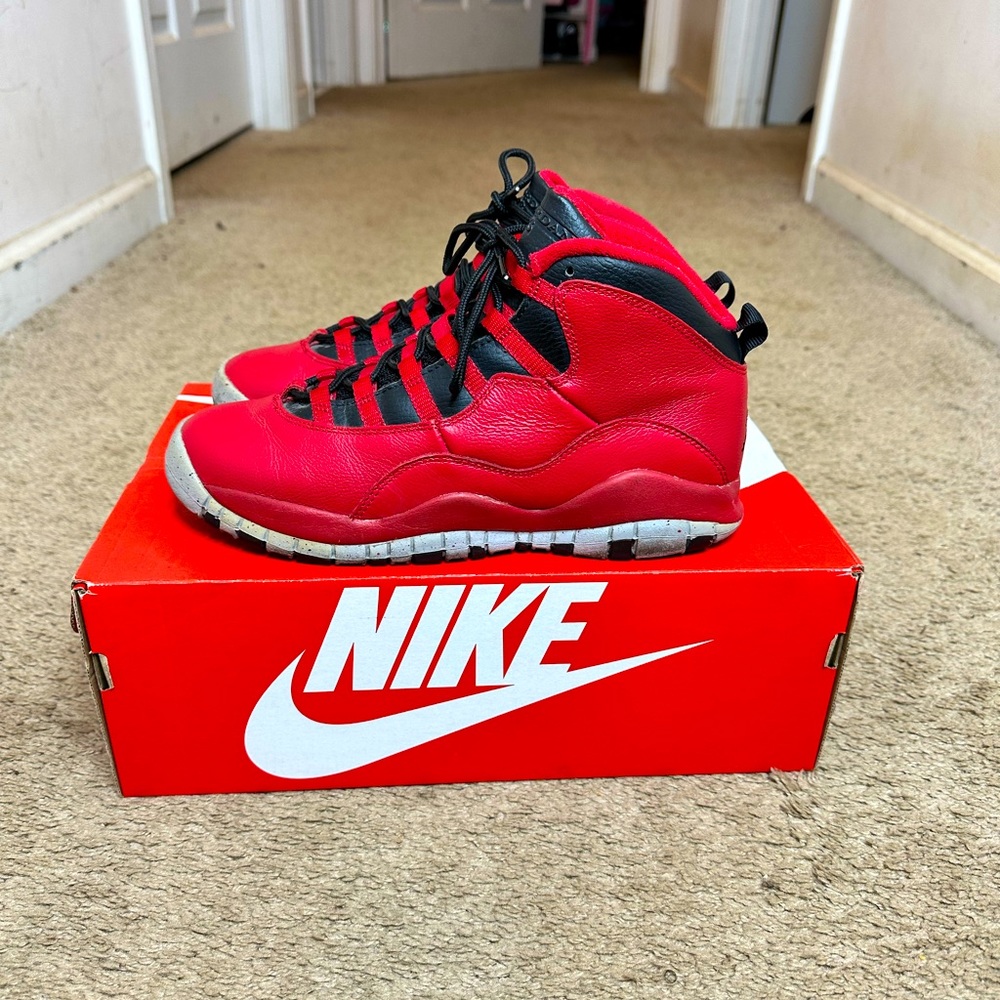 Air Jordan 10 Retro BG Bulls Over Broadway (7y)